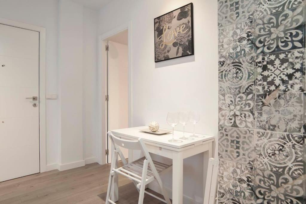 Moderno Apartamento En Plaza Merced Malaga Ngoại thất bức ảnh